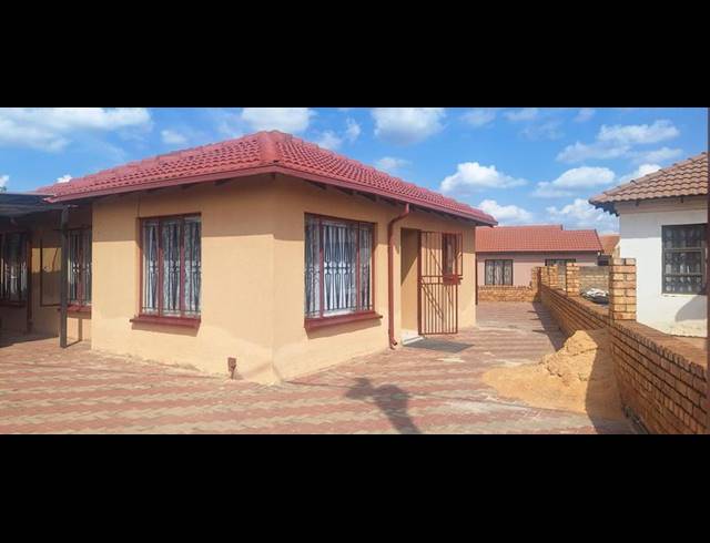 3 BEDROOM HOUSE FOR SALE IN SOSHANGUVE VV